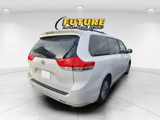 Toyota Sienna 2013 XLE 7-Passenger Auto Access Seat 4dr Mini-Van