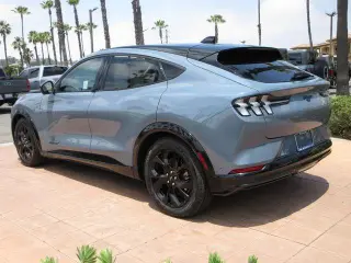 Ford Mustang Mach-E 2023 AWD Premium 4dr SUV