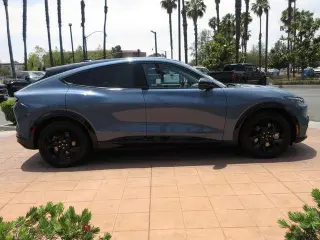 Ford Mustang Mach-E 2023 AWD Premium 4dr SUV