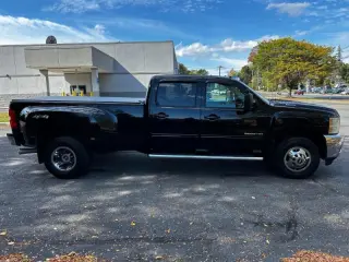 2011 Chevrolet Silverado 3500HD 4WD Crew Cab 167" DRW LTZ