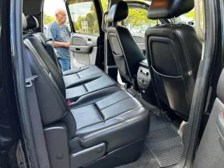 2011 Chevrolet Silverado 3500HD 4WD Crew Cab 167" DRW LTZ