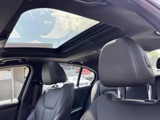 2024 BMW 3 Series 330i Sedan