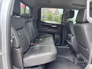 2023 GMC Sierra 1500 SLT Crew Cab