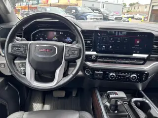 2023 GMC Sierra 1500 SLT Crew Cab