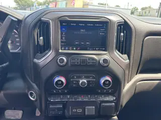 2023 GMC Sierra 2500HD 4WD Crew Cab Standard Bed AT4