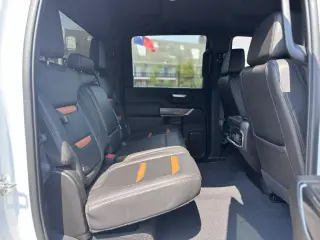 2023 GMC Sierra 2500HD 4WD Crew Cab Standard Bed AT4