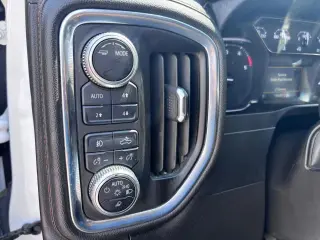 2023 GMC Sierra 2500HD 4WD Crew Cab Standard Bed AT4