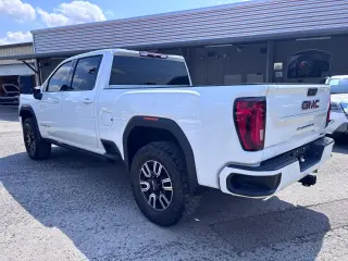 2023 GMC Sierra 2500HD 4WD Crew Cab Standard Bed AT4