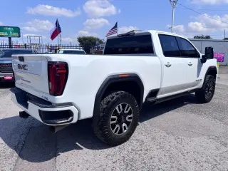 2023 GMC Sierra 2500HD 4WD Crew Cab Standard Bed AT4