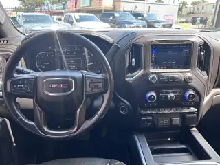 2023 GMC Sierra 2500HD 4WD Crew Cab Standard Bed AT4