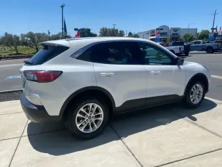 Ford Escape 2022 AWD SE 4dr SUV