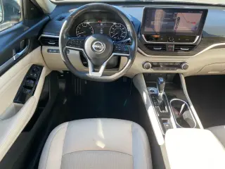 Nissan Altima 2023 2.5 SV 4dr Sedan