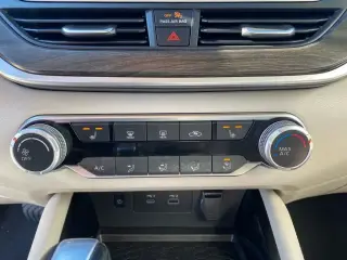 Nissan Altima 2023 2.5 SV 4dr Sedan