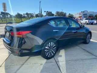 Nissan Altima 2023 2.5 SV 4dr Sedan