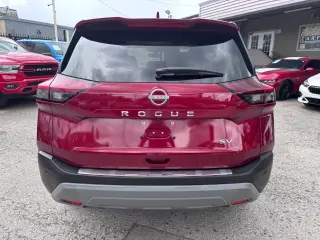 2022 Nissan Rogue SV FWD
