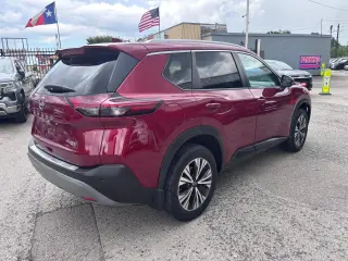 2022 Nissan Rogue SV FWD