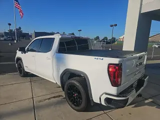 GMC Sierra 1500 2022 4x4 Elevation 4dr Crew Cab 5.8 ft. SB