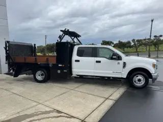 Ford F-350 Super Duty 2019 4x2 XLT 4dr Crew Cab 179 in. WB DRW Chassis
