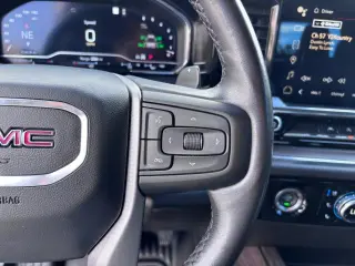 2023 GMC Sierra 1500 4WD Crew Cab Short Box SLT