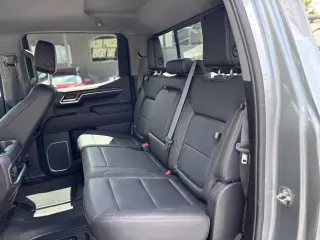 2023 GMC Sierra 1500 4WD Crew Cab Short Box SLT