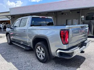 2023 GMC Sierra 1500 4WD Crew Cab Short Box SLT
