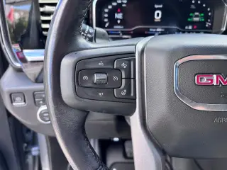 2023 GMC Sierra 1500 4WD Crew Cab Short Box SLT