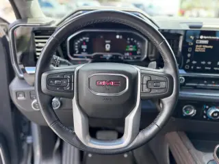 2023 GMC Sierra 1500 4WD Crew Cab Short Box SLT