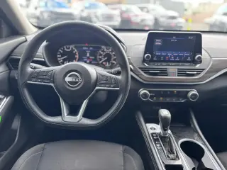 2023 Nissan Altima SV