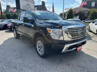 2022 Nissan Titan SV