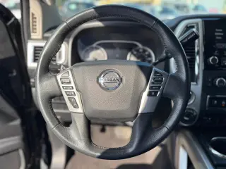 2022 Nissan Titan SV