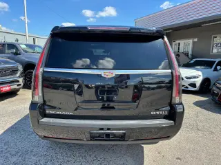 2019 Cadillac Escalade Luxury