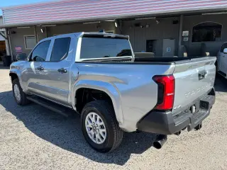2025 Toyota Tacoma SR 4WD