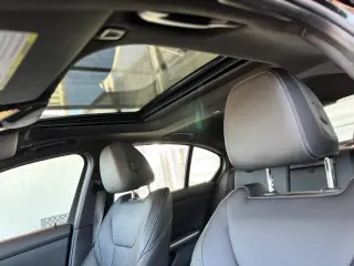 2024 BMW 330i 330i