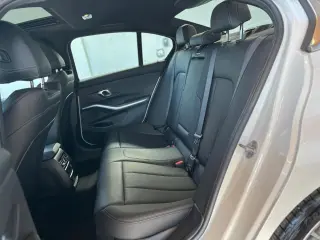 2024 BMW 330i 330i