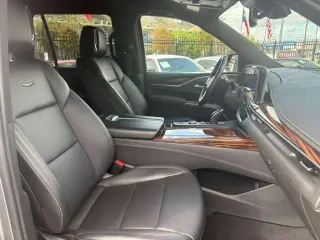 2021 Cadillac Escalade Luxury 2WD