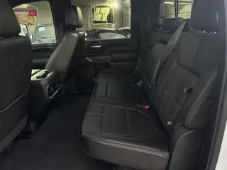 2020 Chevrolet Silverado 2500HD High Country Crew Cab Long Box 4WD