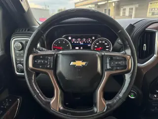 2020 Chevrolet Silverado 2500HD High Country Crew Cab Long Box 4WD