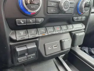 2021 GMC Sierra 2500HD AT4 Crew Cab 4WD