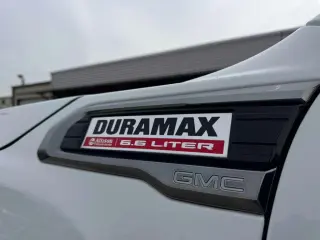2021 GMC Sierra 2500HD AT4 Crew Cab 4WD