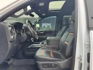 2021 GMC Sierra 2500HD AT4 Crew Cab 4WD
