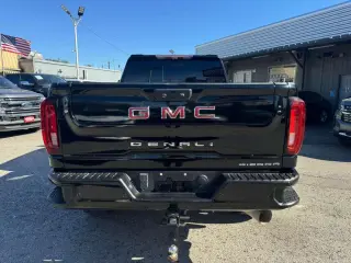 2021 GMC Sierra 2500HD Denali Crew Cab 4WD