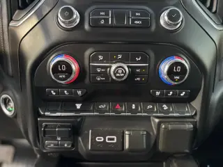 2022 GMC Sierra 2500HD 4WD Crew Cab Standard Bed AT4