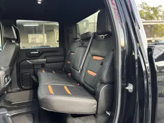 2022 GMC Sierra 2500HD 4WD Crew Cab Standard Bed AT4