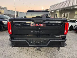 2022 GMC Sierra 2500HD 4WD Crew Cab Standard Bed AT4
