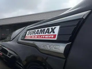 2022 GMC Sierra 2500HD AT4 Crew Cab 4WD