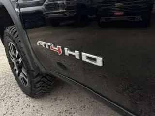 2022 GMC Sierra 2500HD AT4 Crew Cab 4WD
