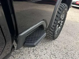 2022 GMC Sierra 2500HD AT4 Crew Cab 4WD