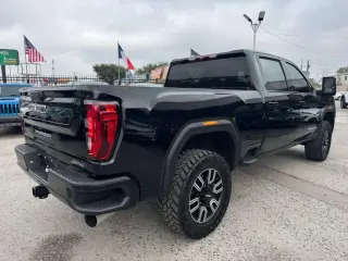 2022 GMC Sierra 2500HD AT4 Crew Cab 4WD