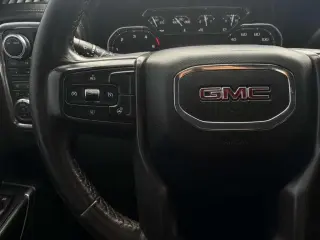 2022 GMC Sierra 2500HD AT4 Crew Cab 4WD