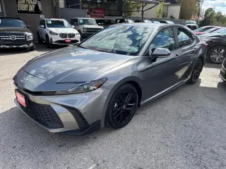 2025 Toyota Camry SE |